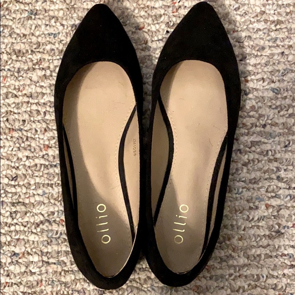 Black Pointed Flats - Ollio